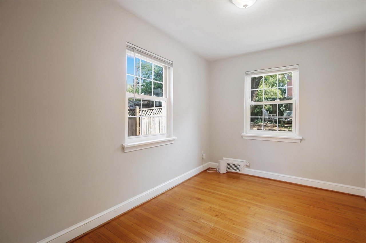 27 N Bedford St - Photo 7 of 43