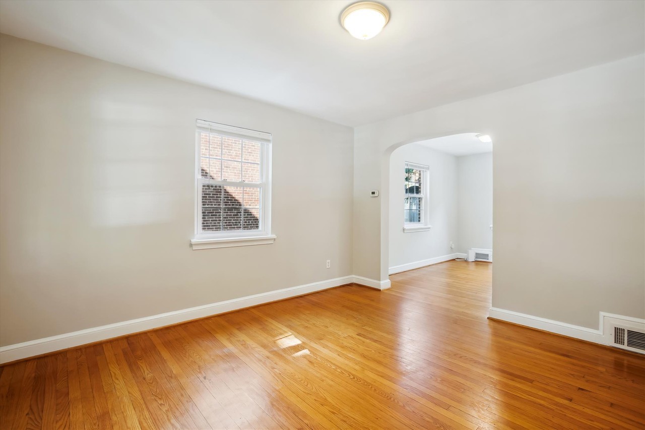 27 N Bedford St - Photo 5 of 43