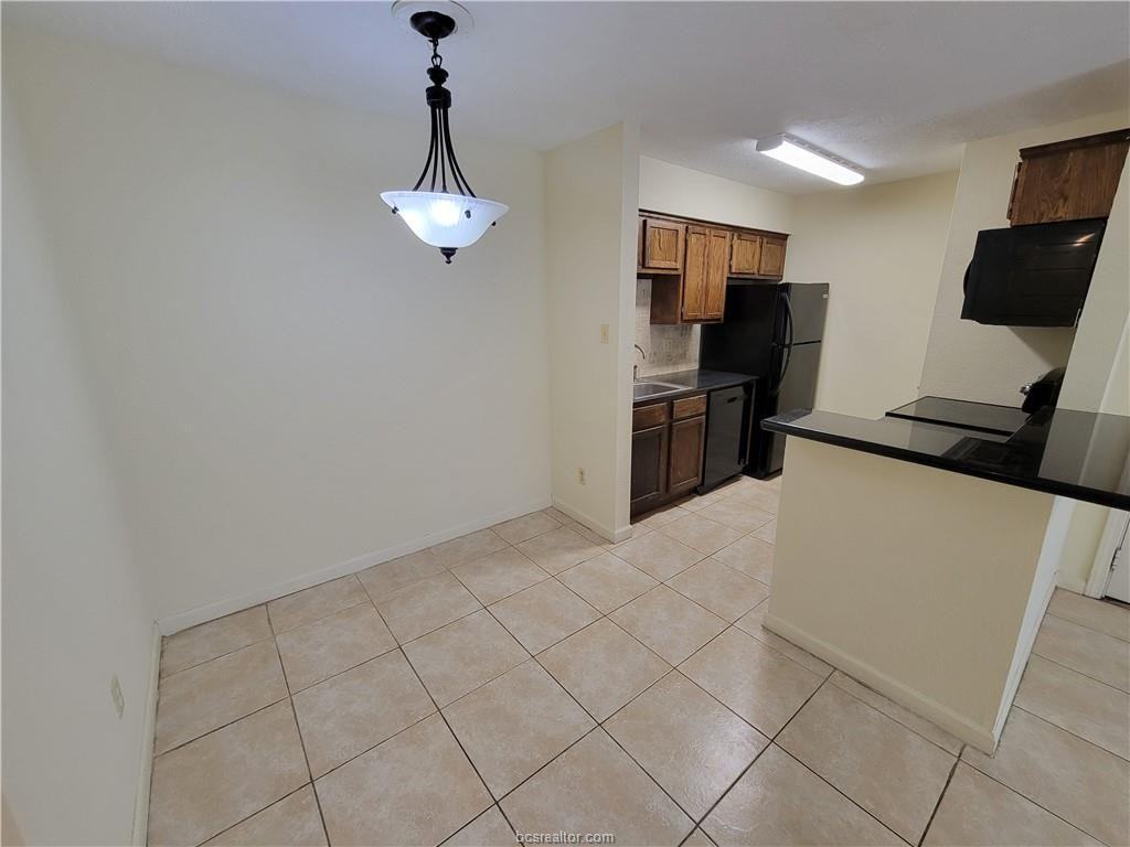 904 University Oaks Blvd #83 - Photo 5 of 14