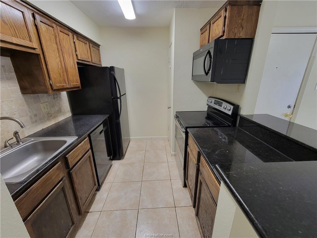 904 University Oaks Blvd #83 - Photo 6 of 14