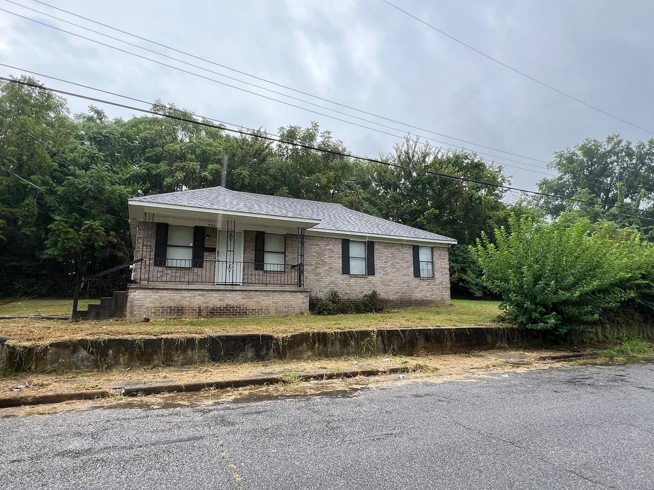 990 Ford Pl - Photo 2 of 15