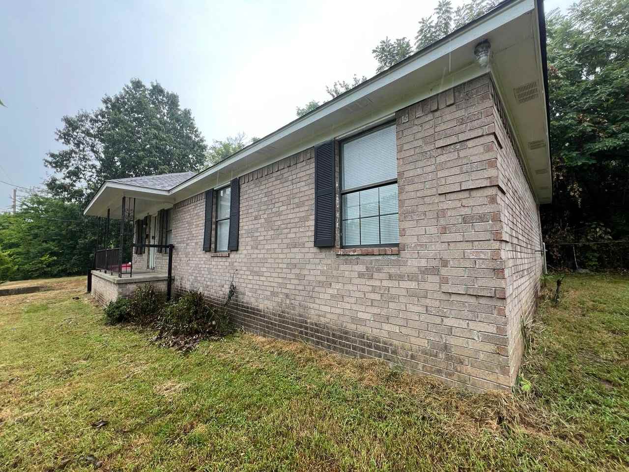 990 Ford Pl - Photo 3 of 15