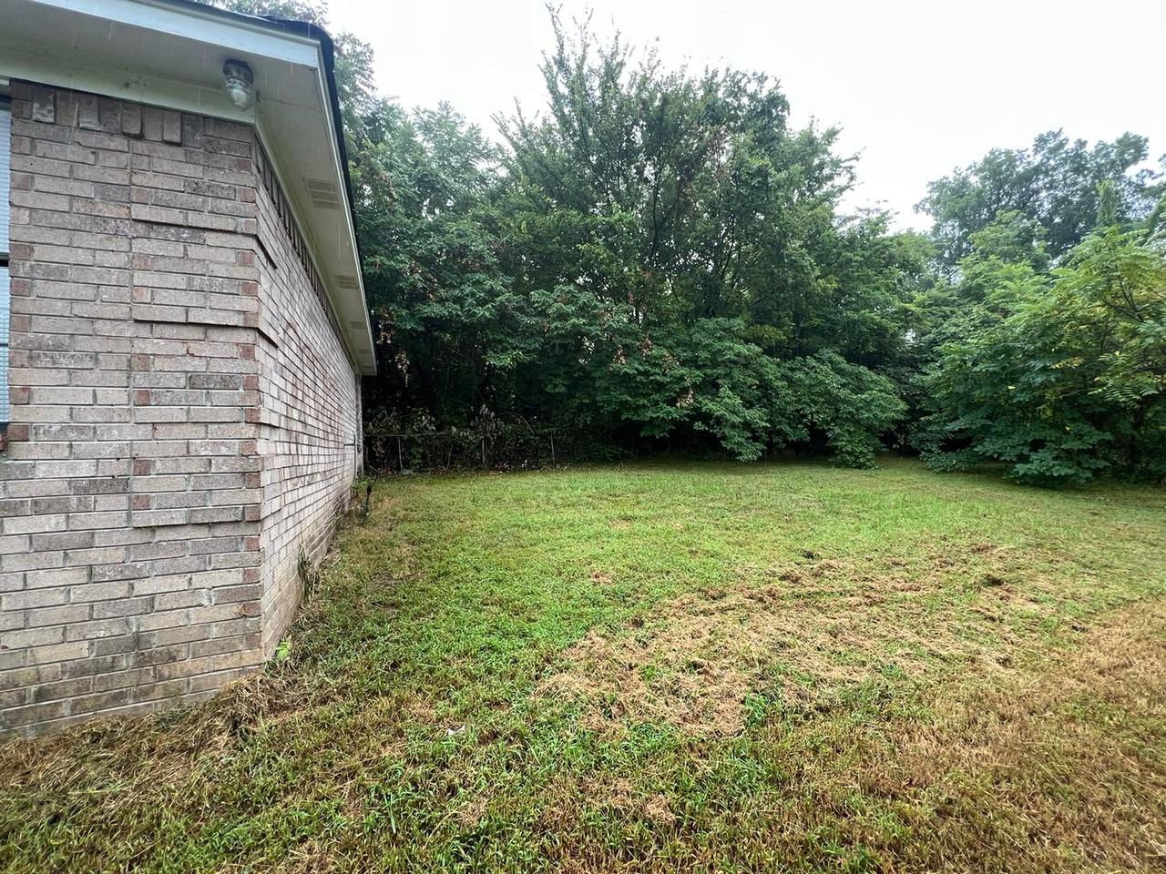 990 Ford Pl - Photo 7 of 15