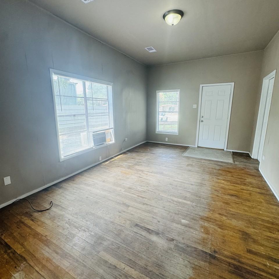 717 Grigsby Ave - Photo 3 of 12