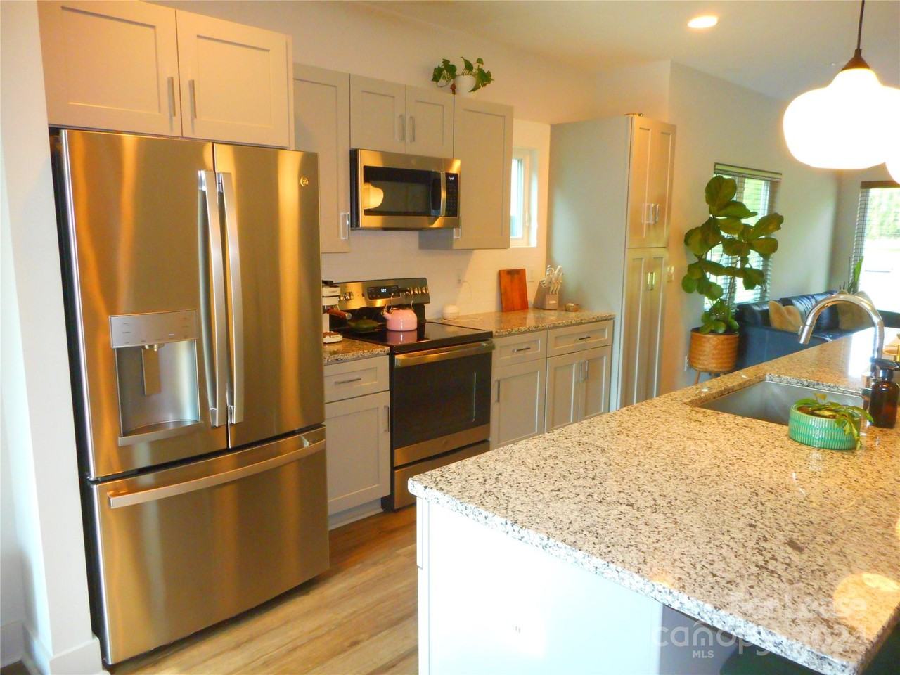 7318 Swans Run Rd - Photo 3 of 28