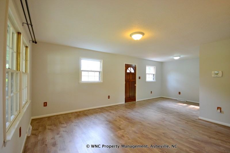 53 Tipperary Dr - Photo 3 of 12