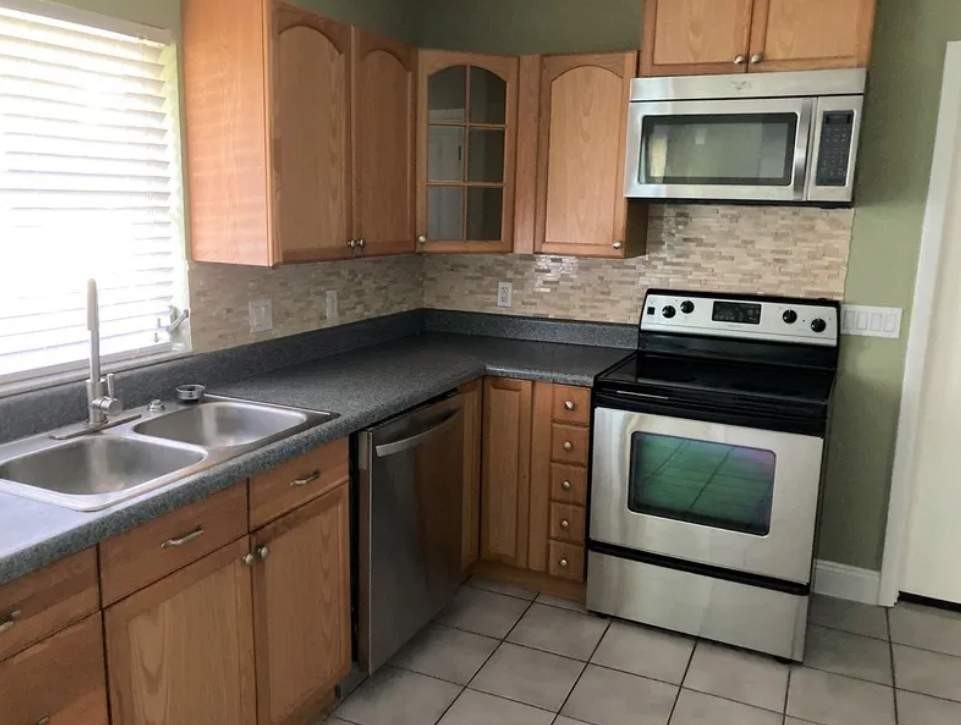 9734 W Cherokee Ln - Photo 2 of 15
