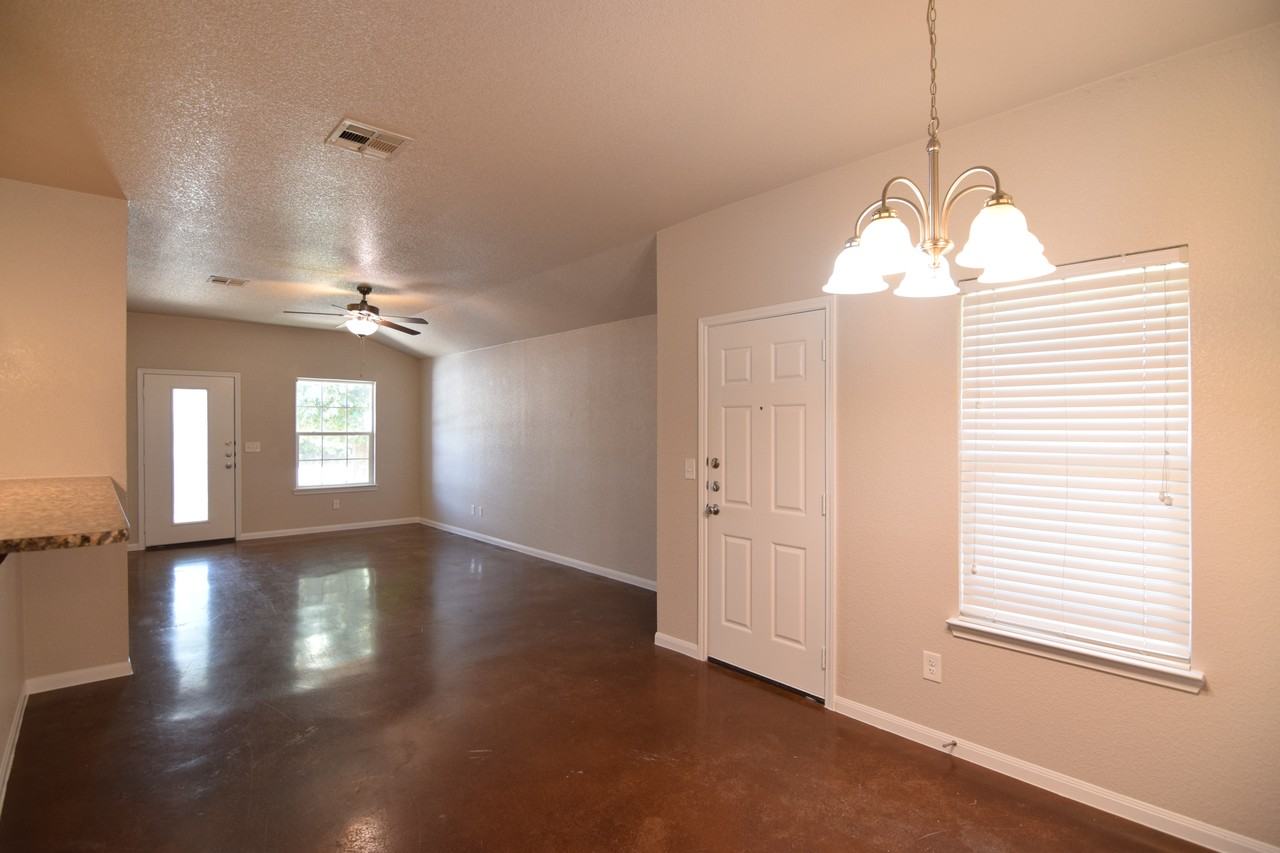 1614 Dakota Trce - Photo 6 of 18