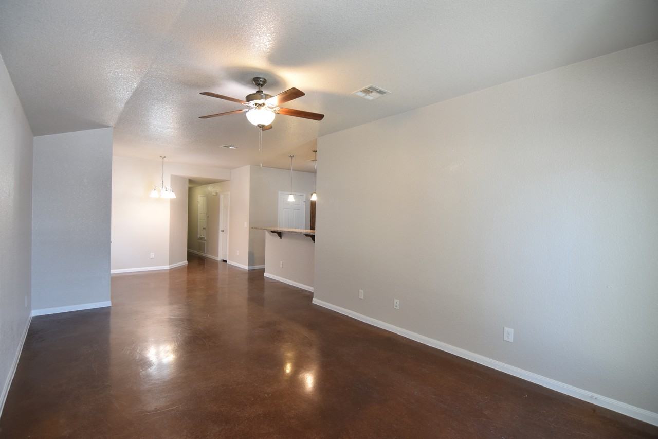 1614 Dakota Trce - Photo 7 of 18