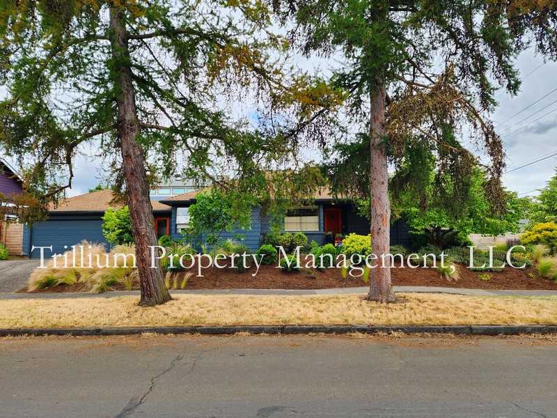 5935 N Concord Ave - Photo 2 of 37