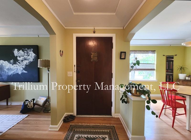 5935 N Concord Ave - Photo 4 of 37