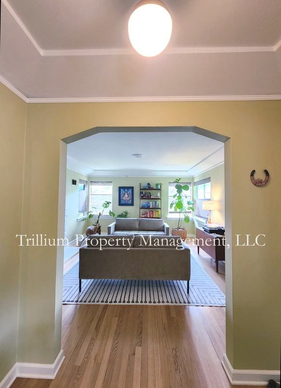 5935 N Concord Ave - Photo 5 of 37