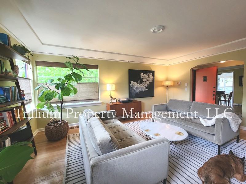 5935 N Concord Ave - Photo 6 of 37