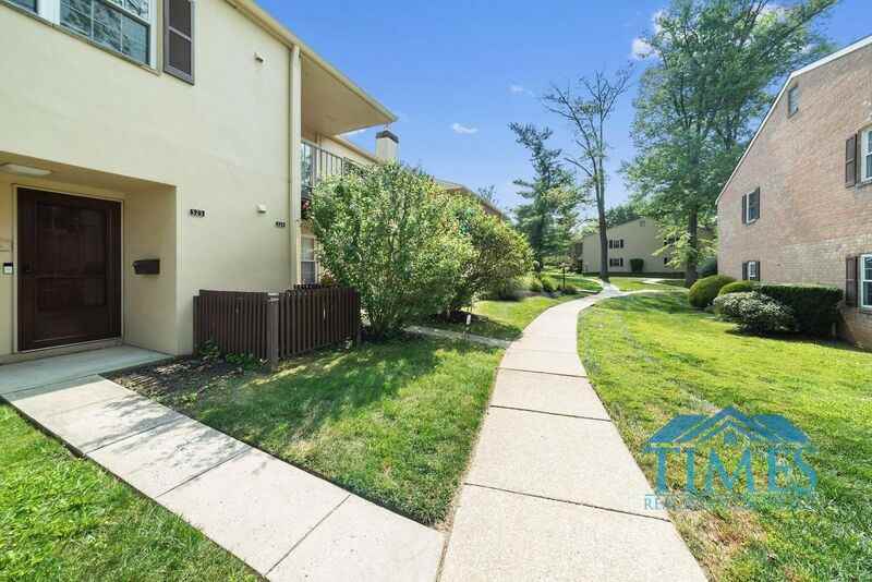 323 Old Forge Xing - Photo 2 of 22