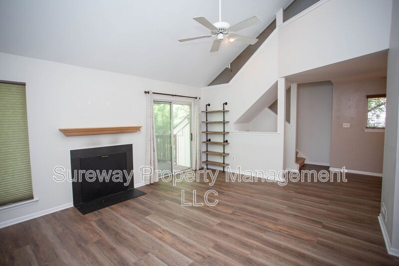 175 Woodlake Dr - Photo 3 of 40