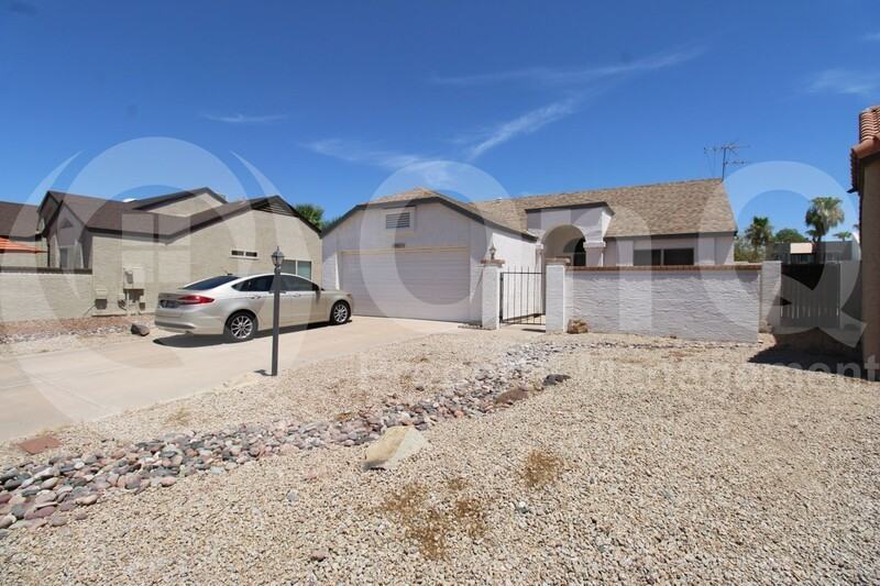 10983 N 60th Dr - Photo 2 of 21