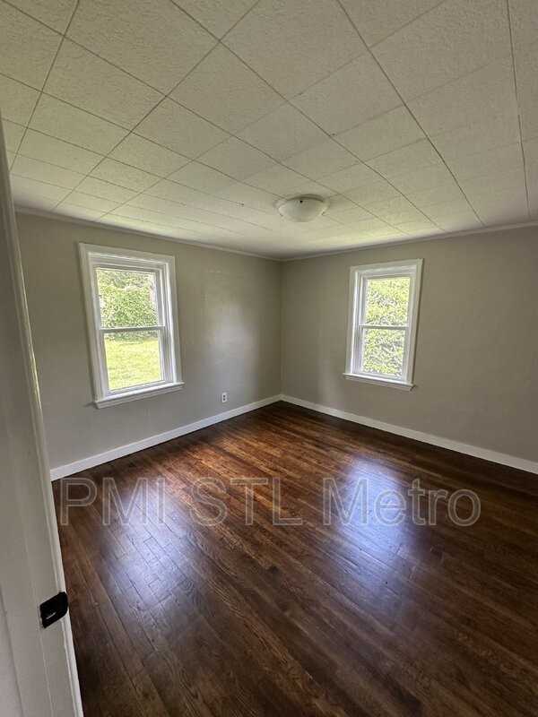 10301 Page Ave - Photo 4 of 8