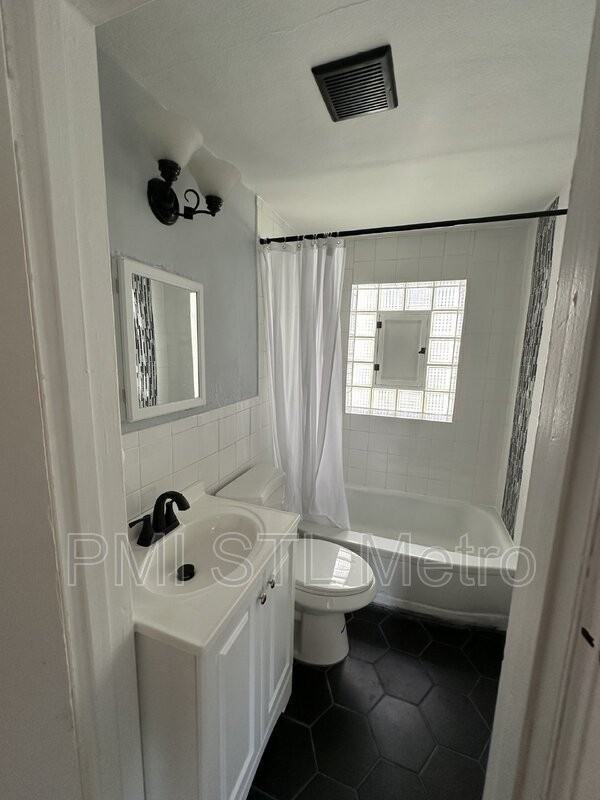 10301 Page Ave - Photo 5 of 8