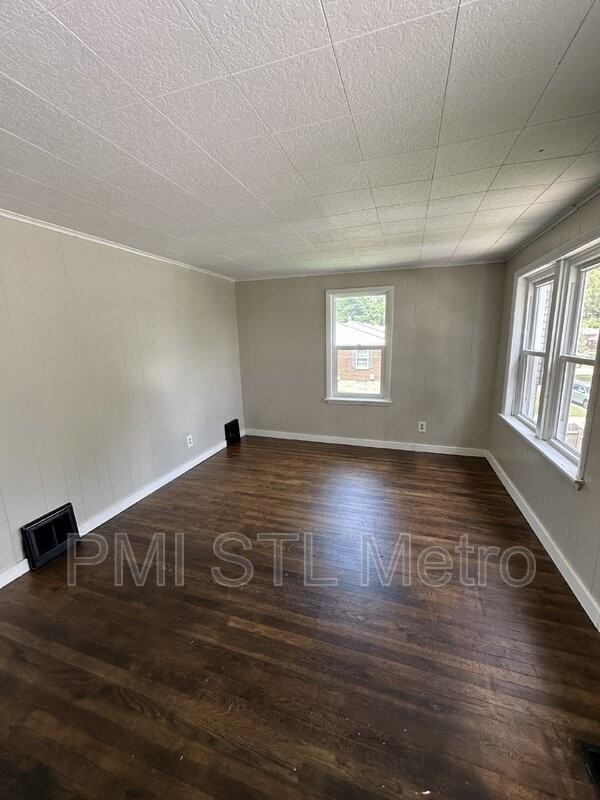 10301 Page Ave - Photo 6 of 8