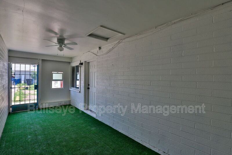 545 S Hobson #B - Photo 3 of 14