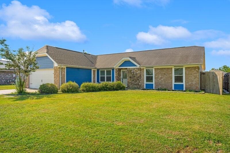 6824 Forsythe Dr - Photo 3 of 30