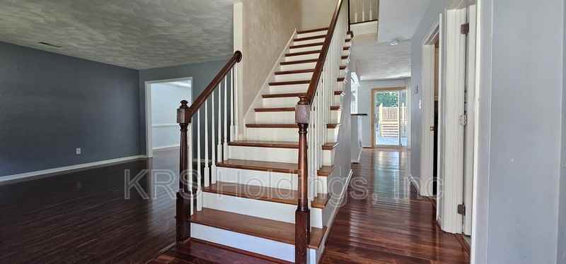 25 Gallaer Ct - Photo 5 of 36