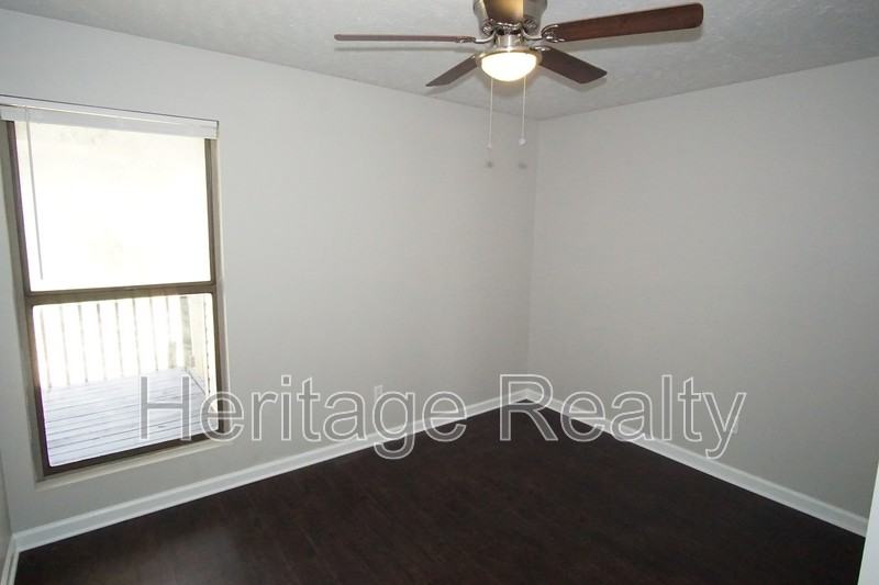 2050 Countryhill Ln - Photo 5 of 14