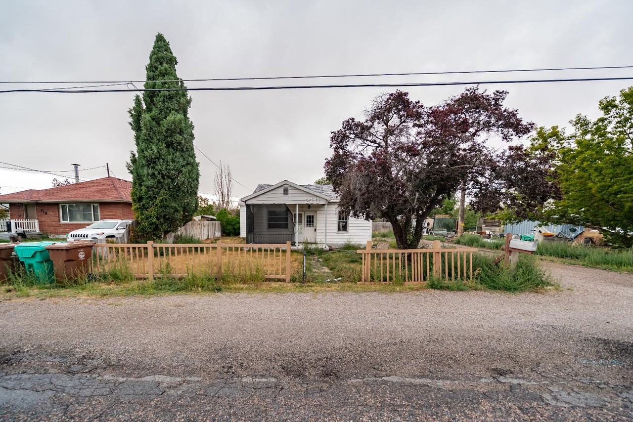 210 Briscoe Rd - Photo 4 of 20