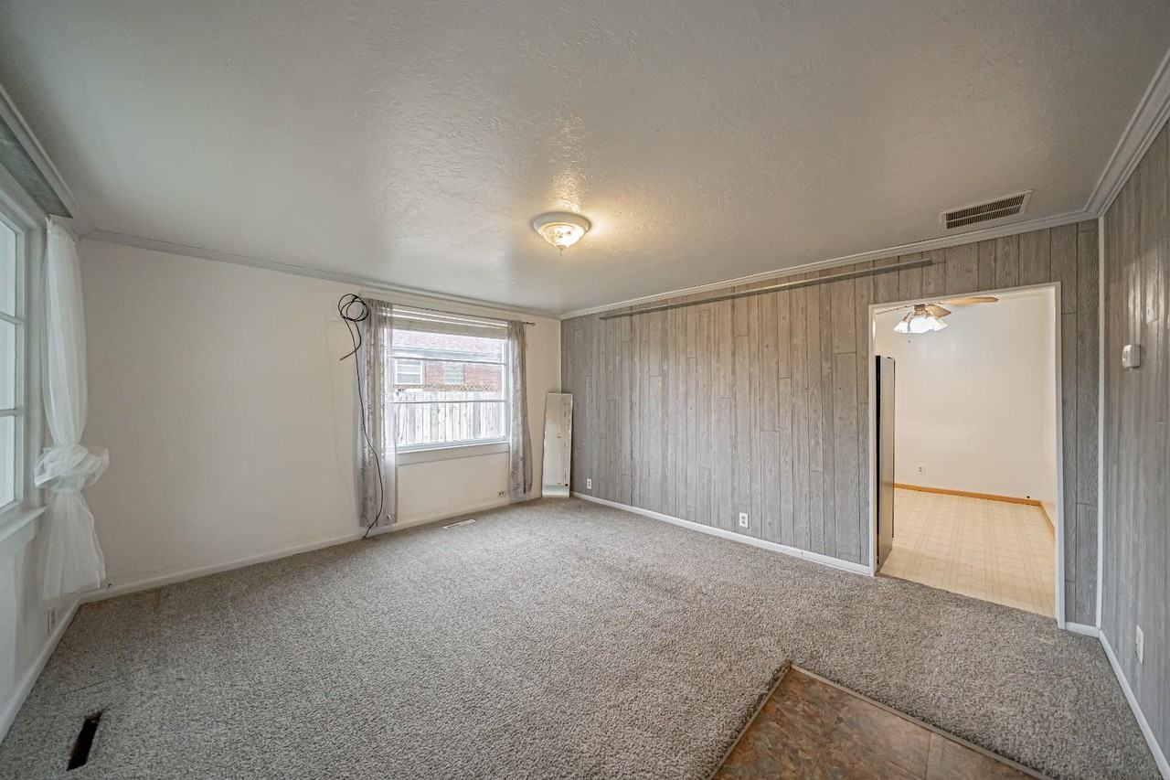 210 Briscoe Rd - Photo 7 of 20