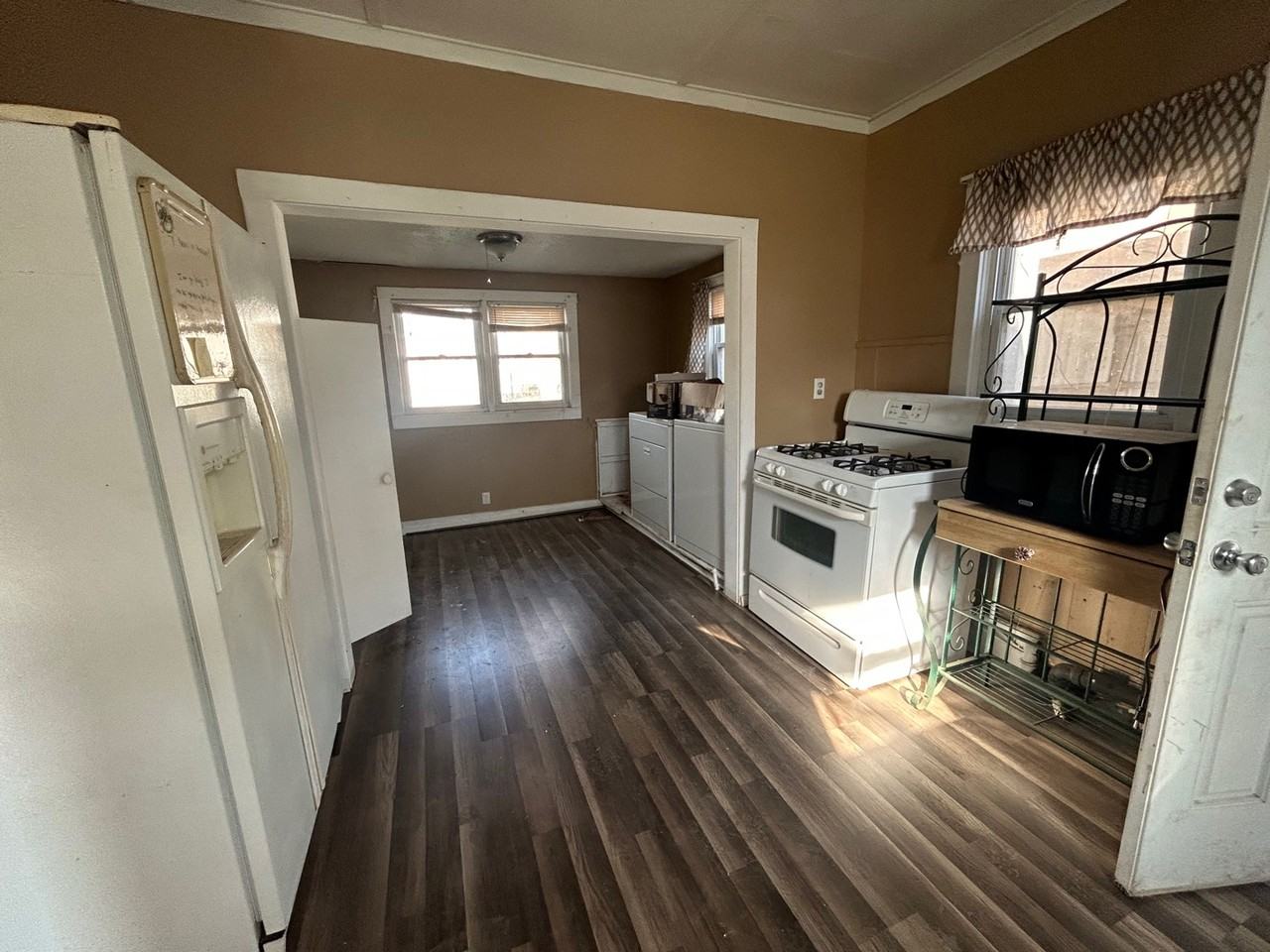 121 S Emporia St - Photo 3 of 14