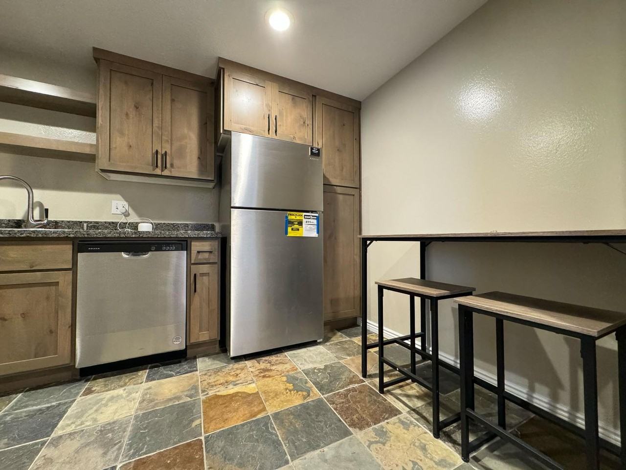 275 N 600 E - Photo 3 of 32