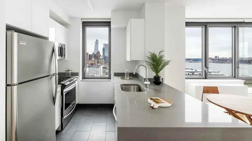 W 57th St #1406 - Photo 2 of 7