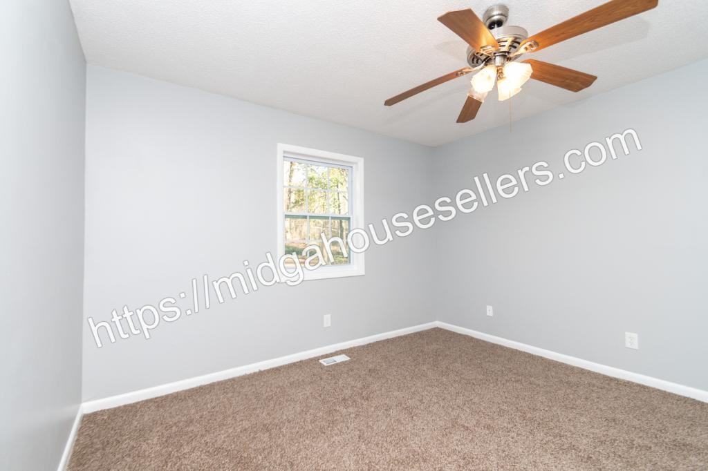206 Hickory Gln - Photo 2 of 22