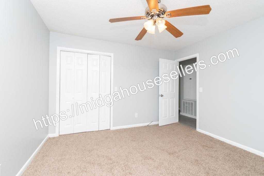 206 Hickory Gln - Photo 3 of 22