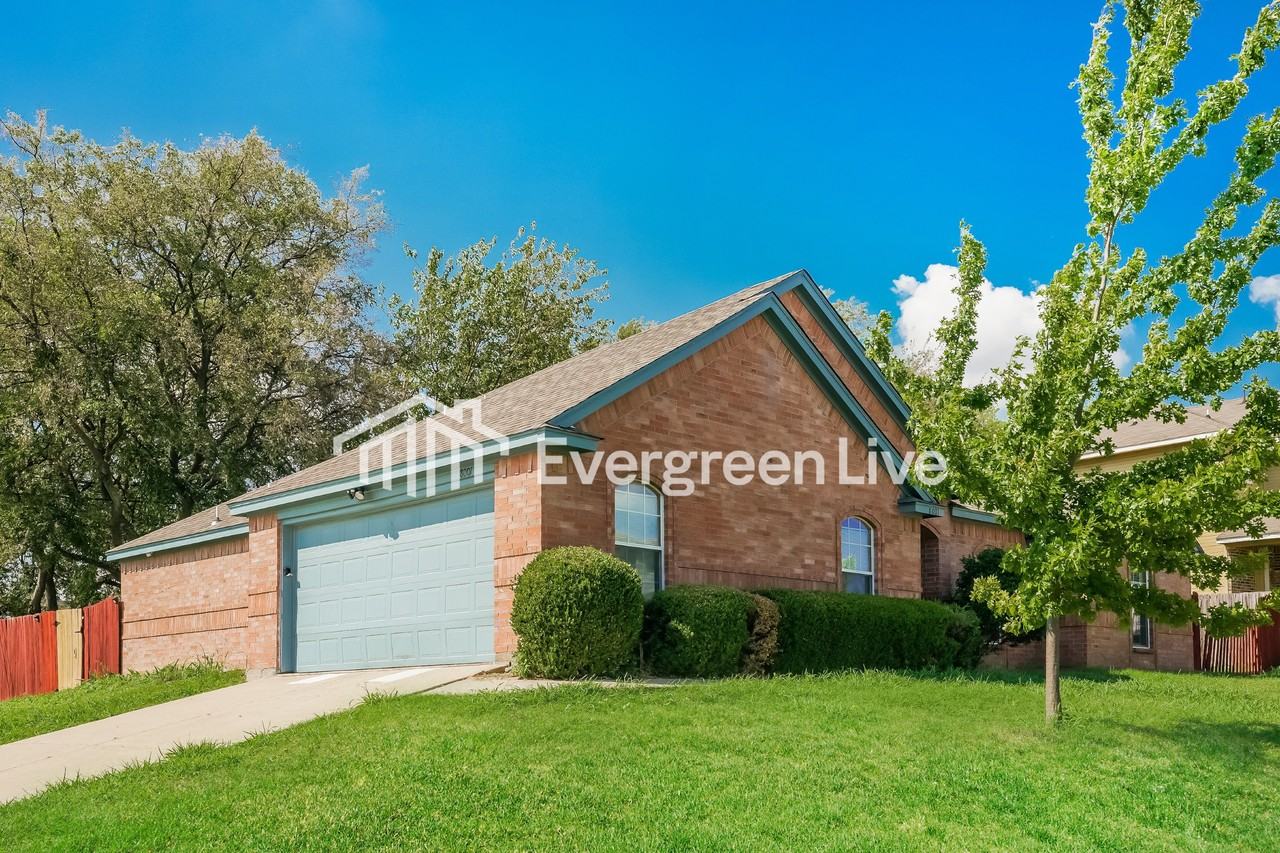 8001 Arbor Ave - Photo 2 of 19