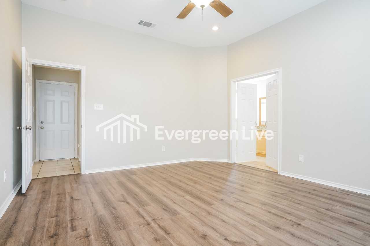 8001 Arbor Ave - Photo 5 of 19