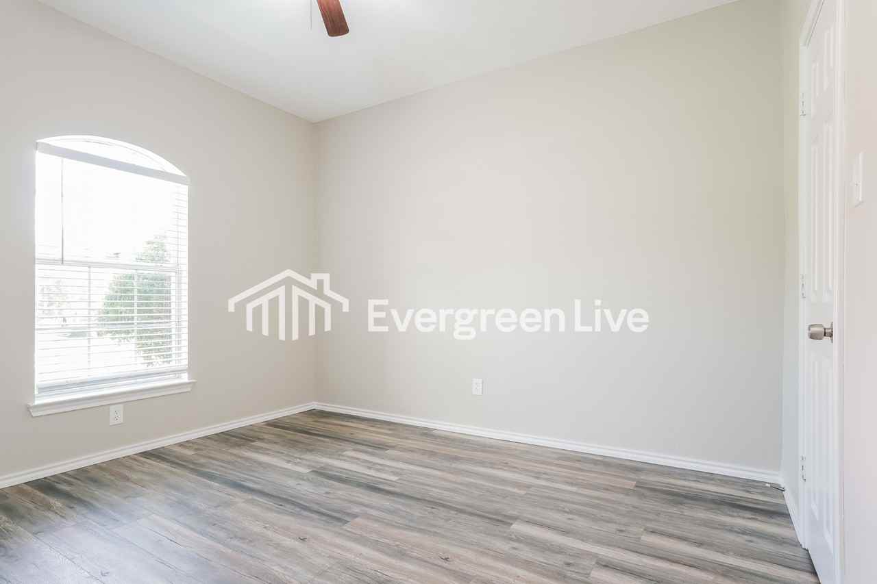 8001 Arbor Ave - Photo 7 of 19