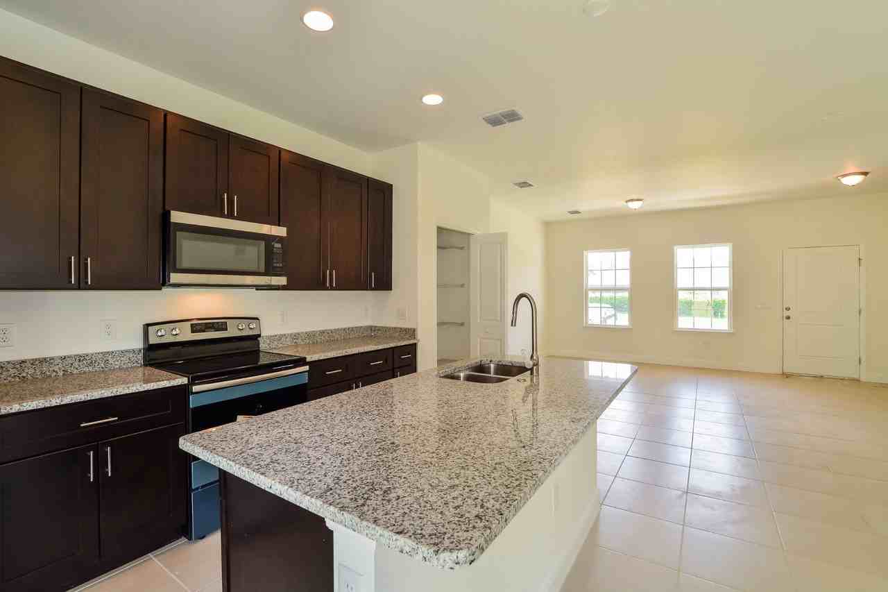 16673 16673 SW 21st Cir - Photo 6 of 16