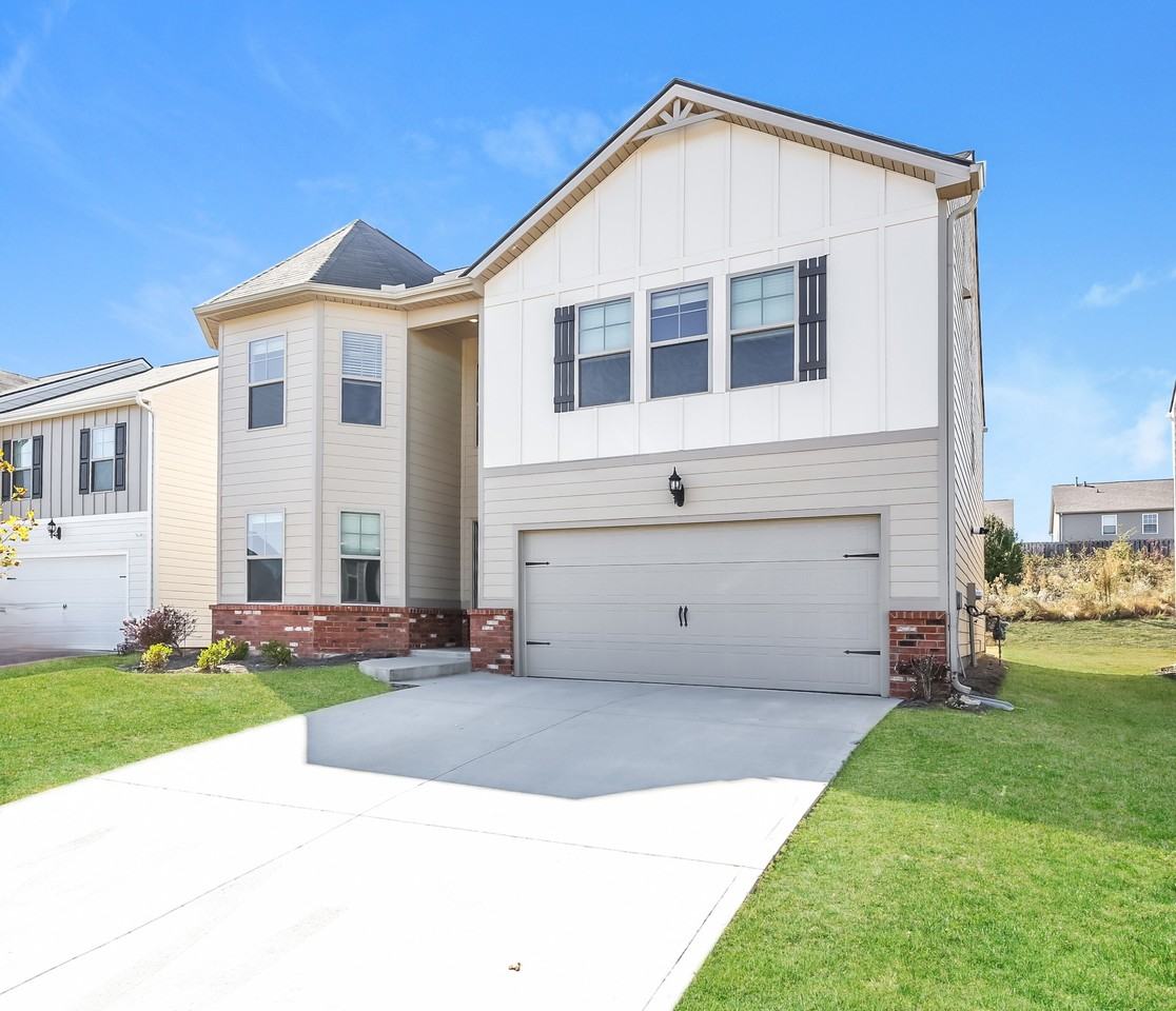 939 Equine Dr - Photo 2 of 27