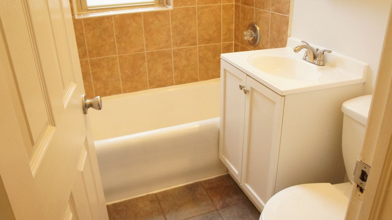2715 NMA LLC - Photo 6 of 32