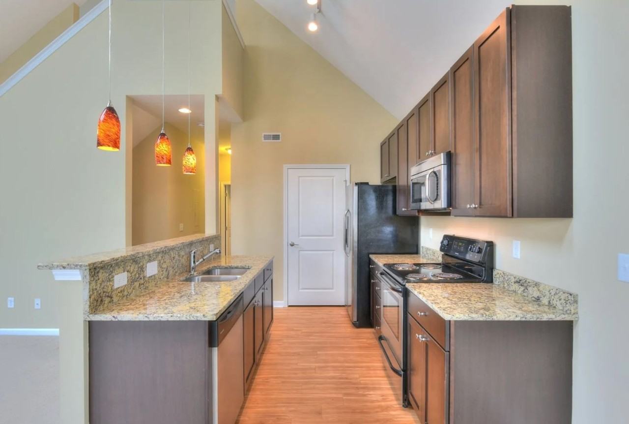 Concord Square Apartments - Photo 7 of 23