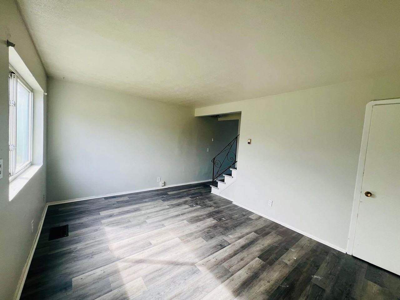 5970 Glenway Dr, Brook Park, OH 44142 - Photo 3 of 19