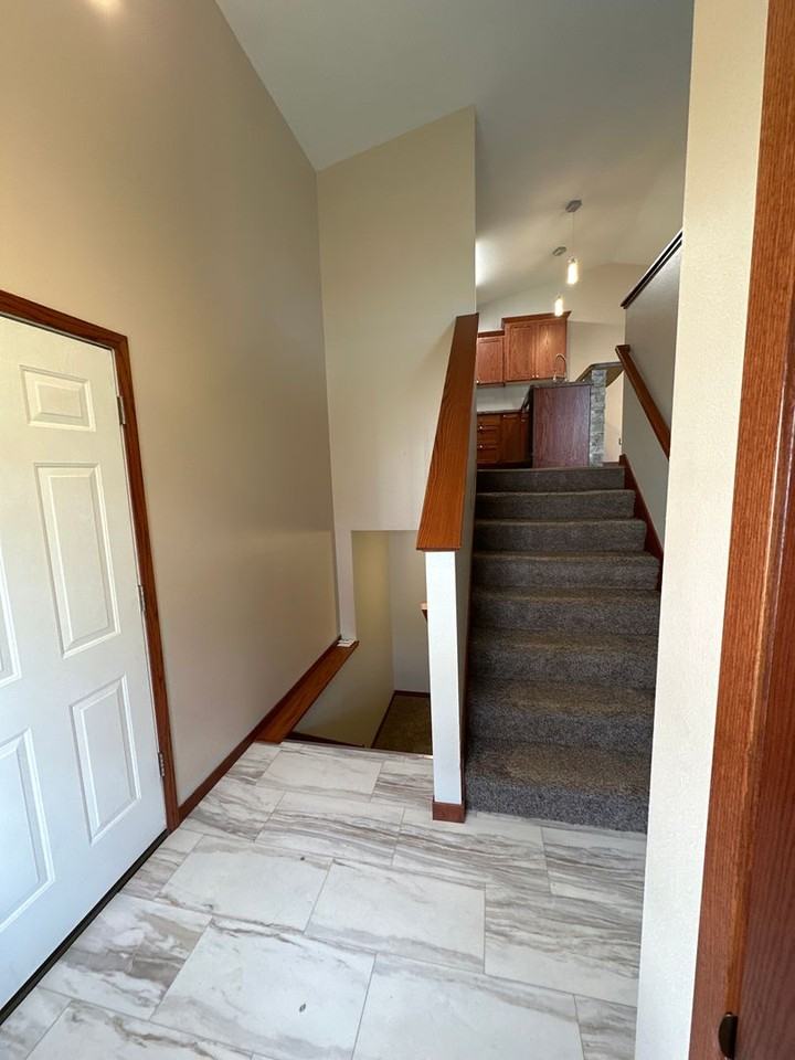 111 Mulberry Loop Ne - Photo 3 of 21