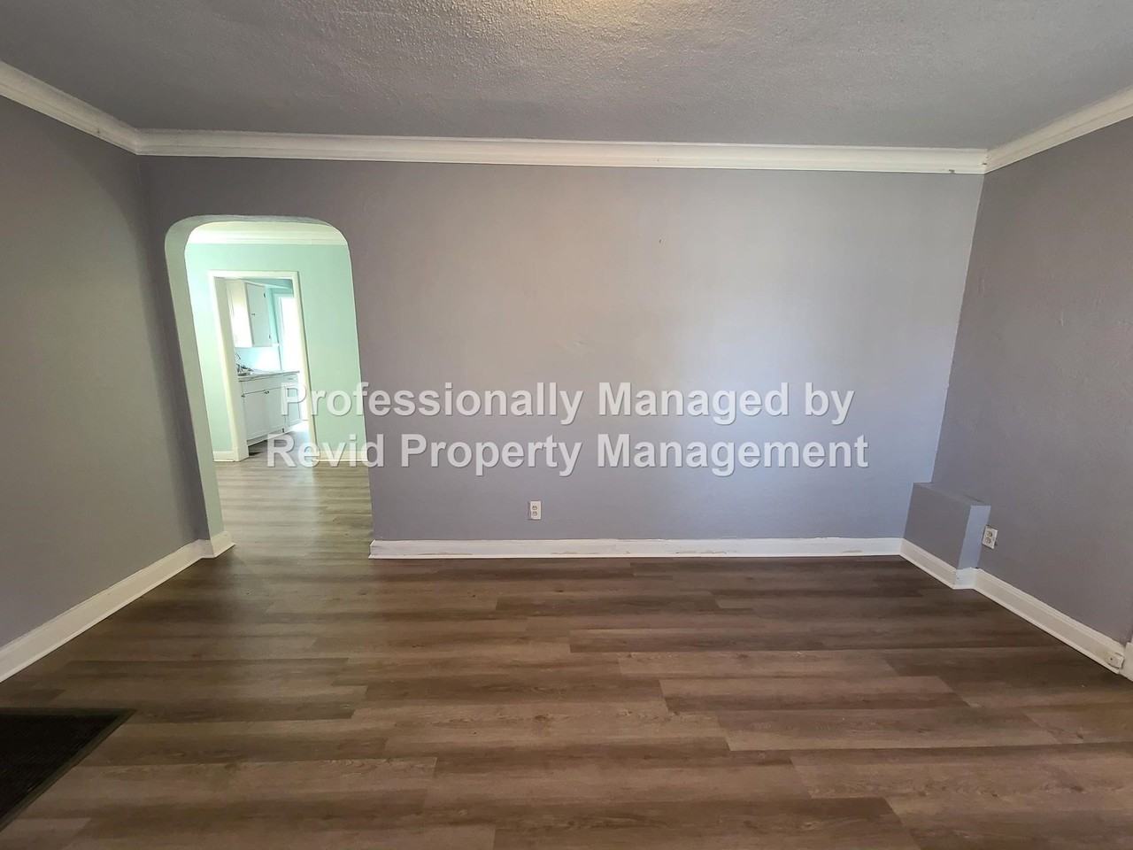 1535 Jackson Ave - Photo 6 of 10