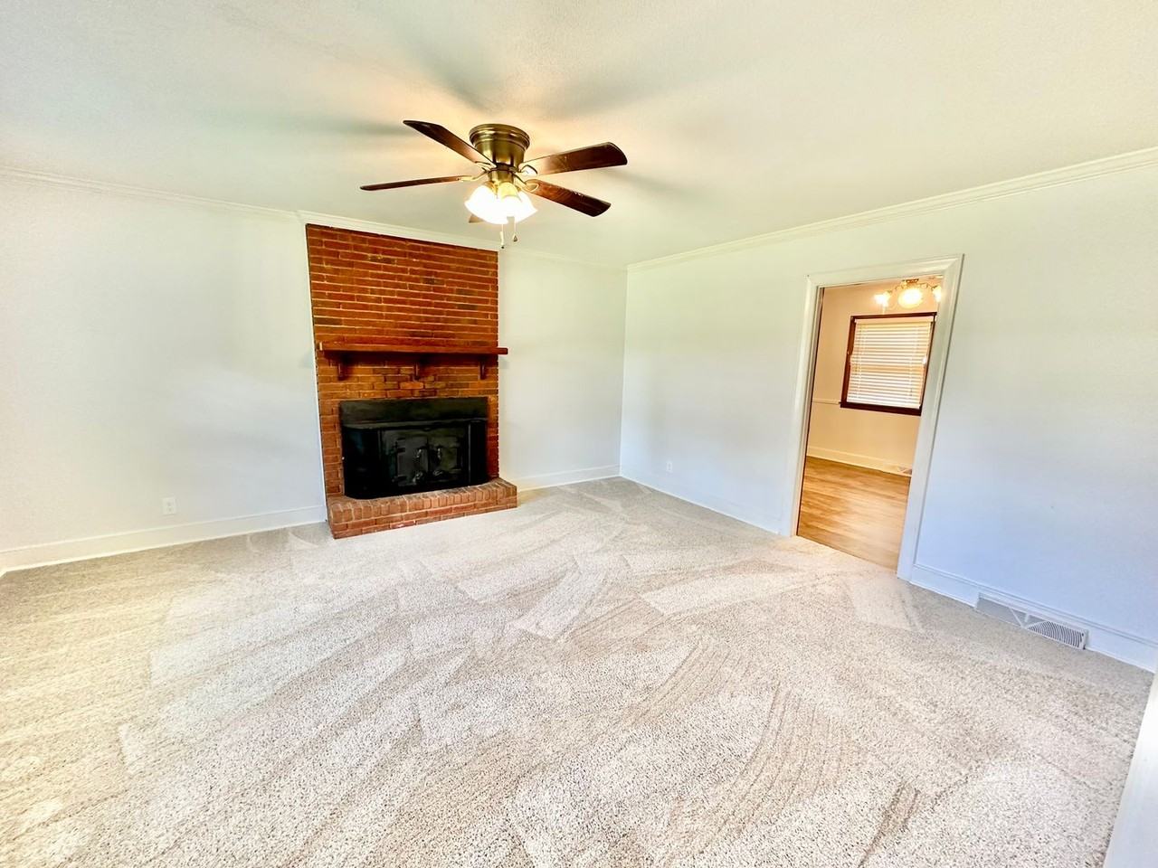 4065 Pinehurst Dr - Photo 4 of 13