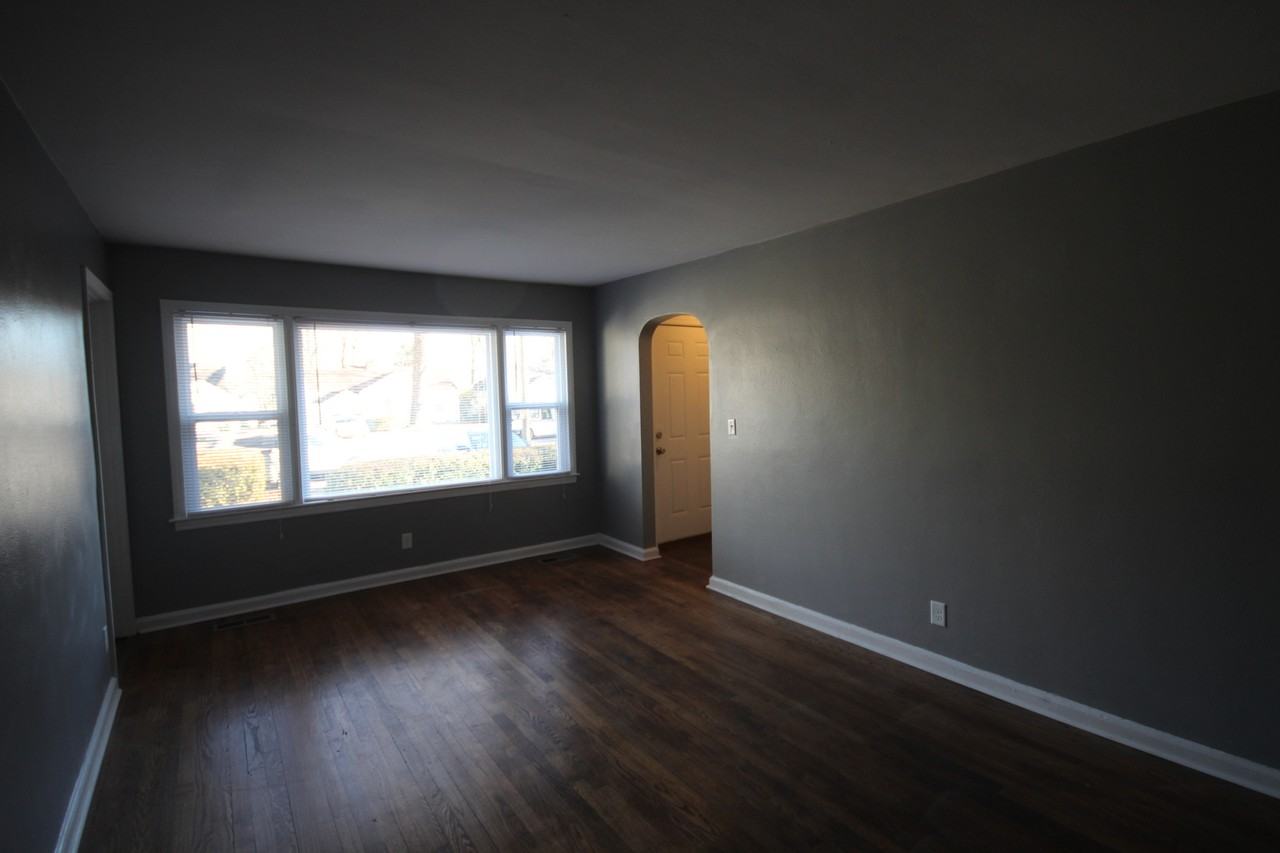305 N Moore Rd - Photo 5 of 9