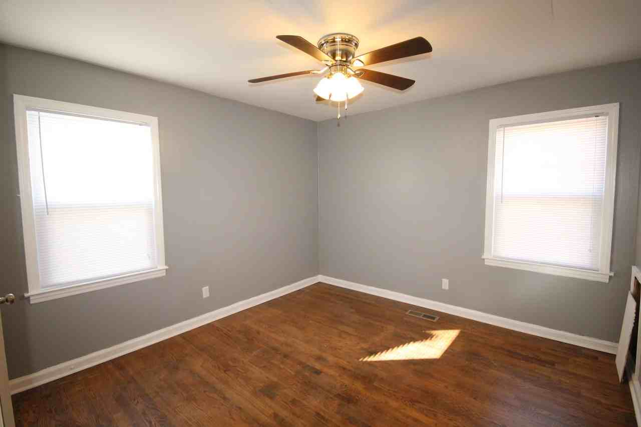 305 N Moore Rd - Photo 7 of 9