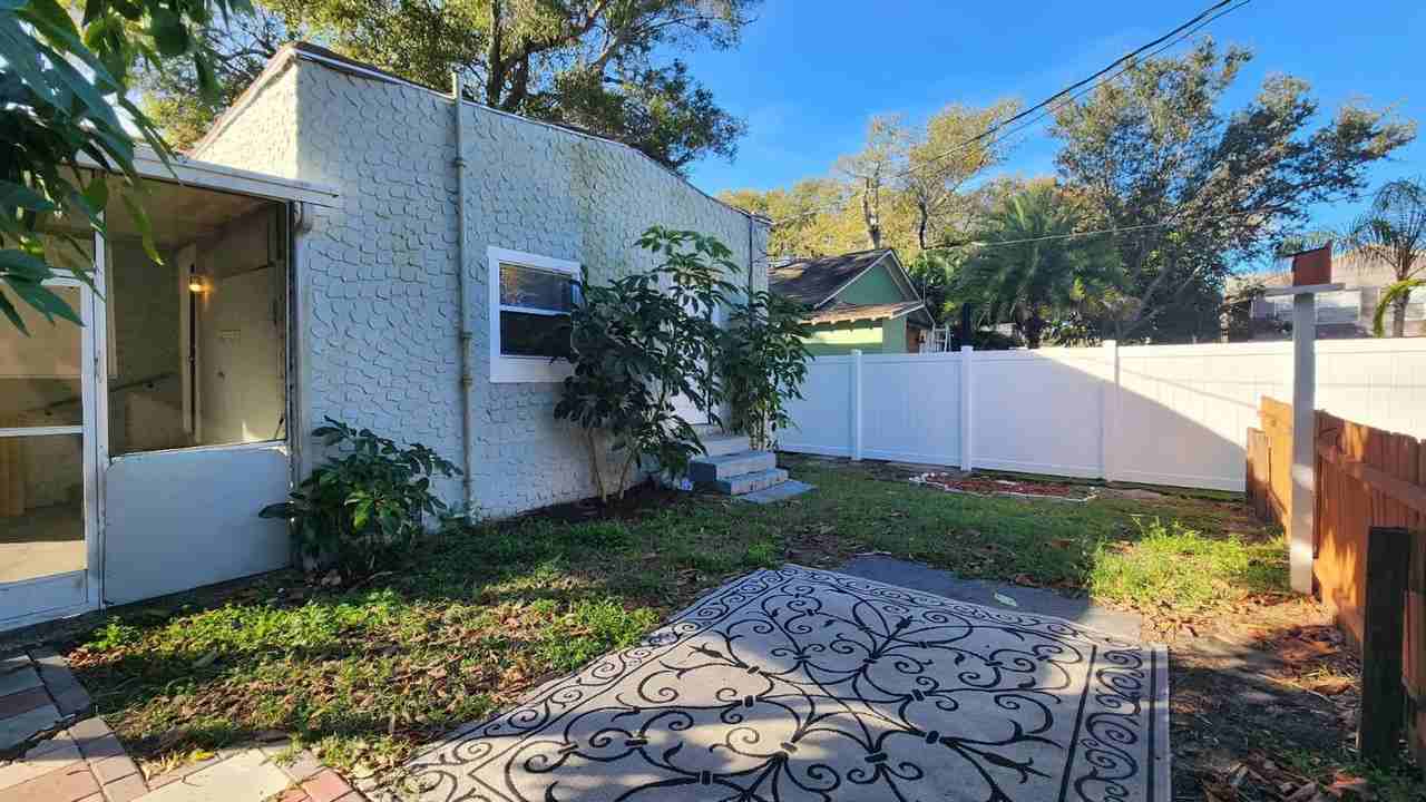 2711 14th Ave N - Photo 3 of 17