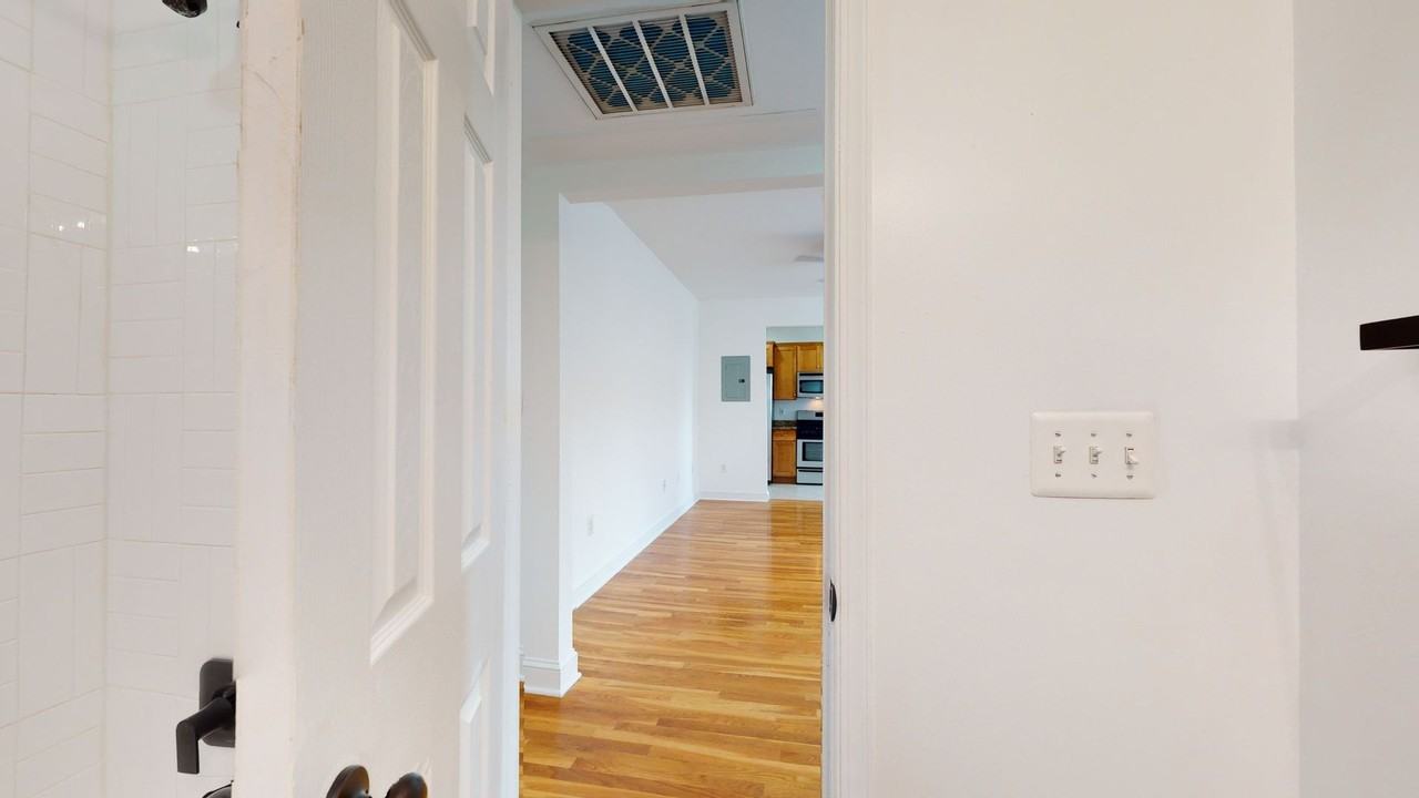 2824 12th St Ne - Photo 7 of 26