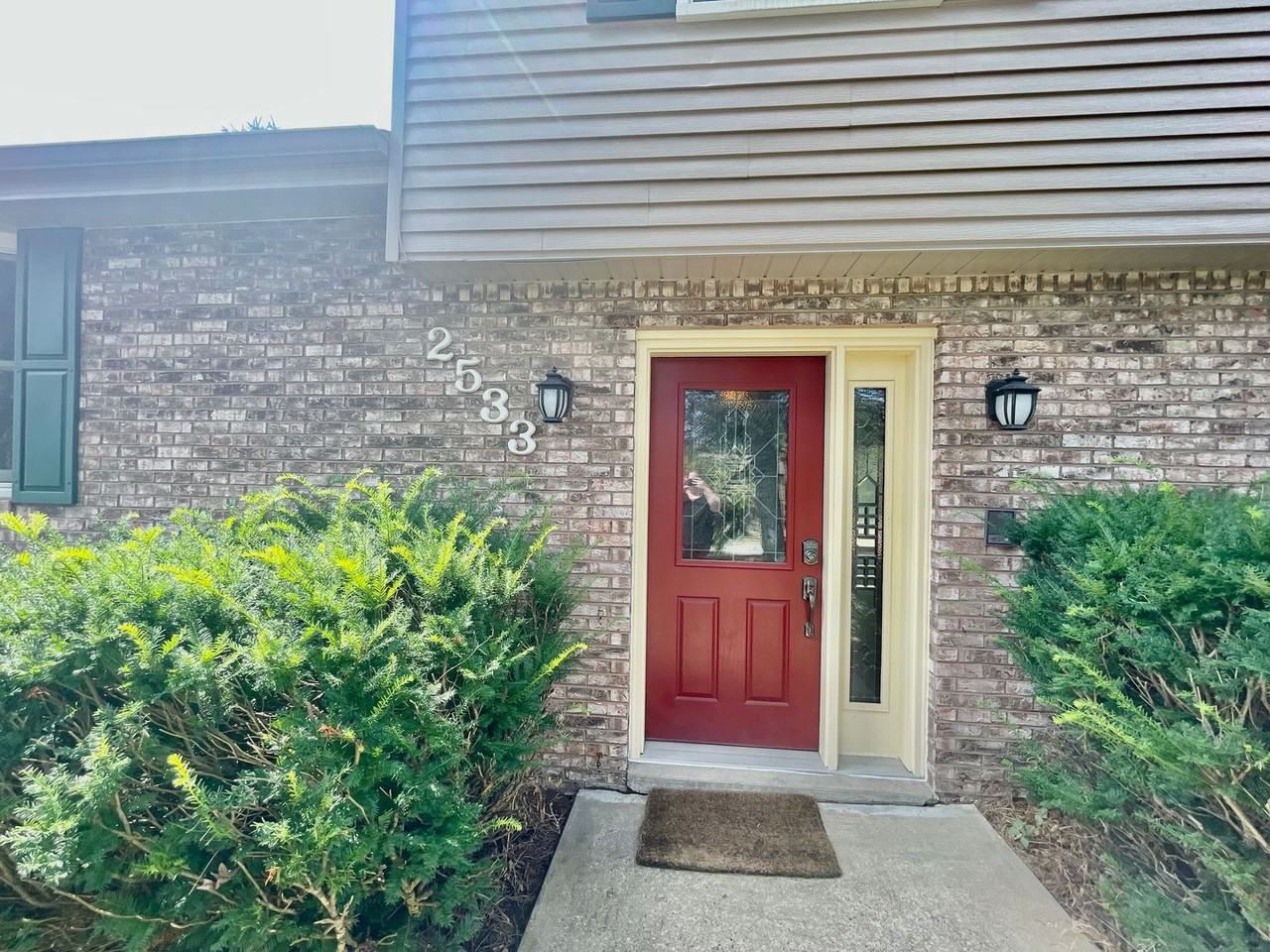2533 Country Side Ln - Photo 3 of 34